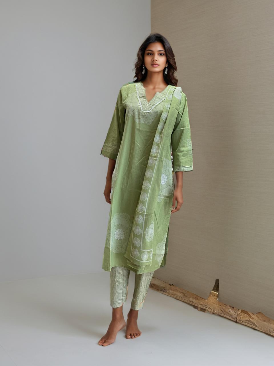 Graceful Pastel Green Floral Print Kurti Set