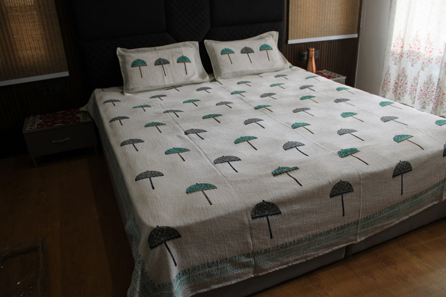 Umbrella Print Jute Bedsheet with Pillow Covers