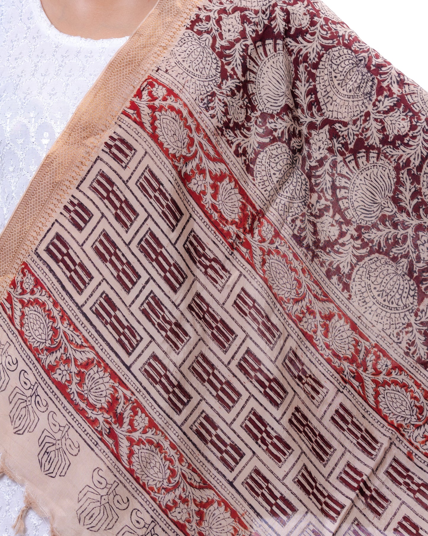 Elegant Handcrafted Kalamkari Dupatta