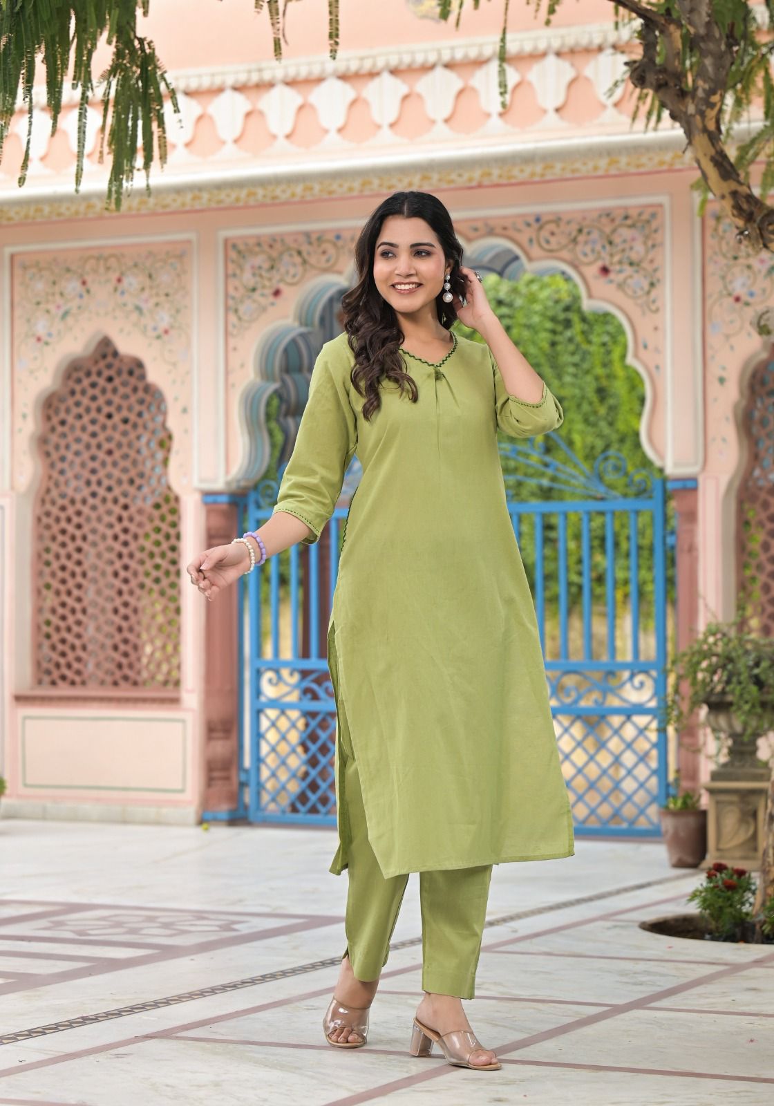 Minimalist Green Kurta Set for Effortless Elegance