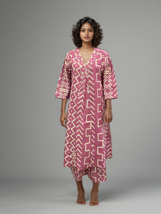 Blush Pink Geometric Print Cotton Kurta Set with Pleated Neckline