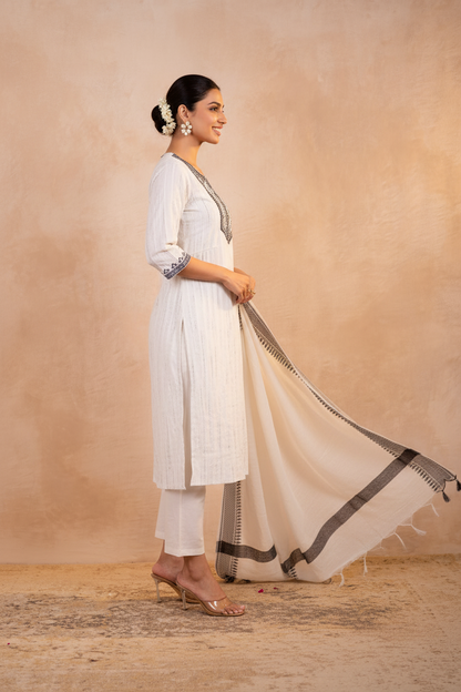 Women’s Khadi Cotton Kurti Pant Dupatta Set – Handwoven Ethnic Kurta Set with Embroidered Neck, Breathable Cotton Traditional Outfit