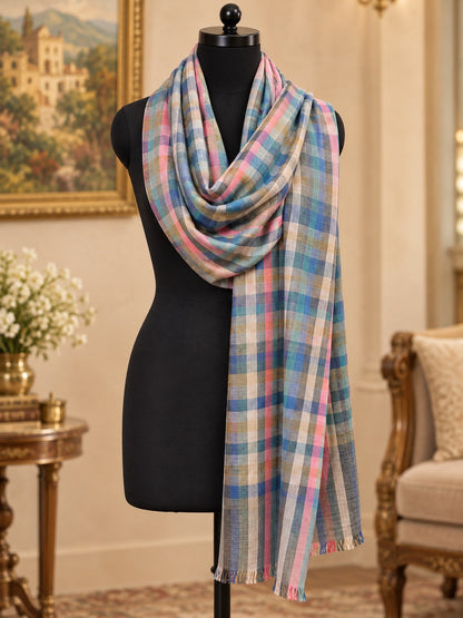 Natural Fab unisex wool stole – product photograph